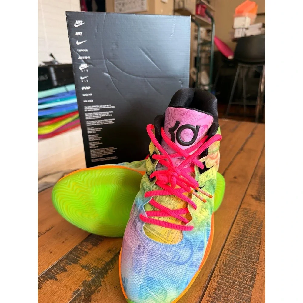 Nike while kevin